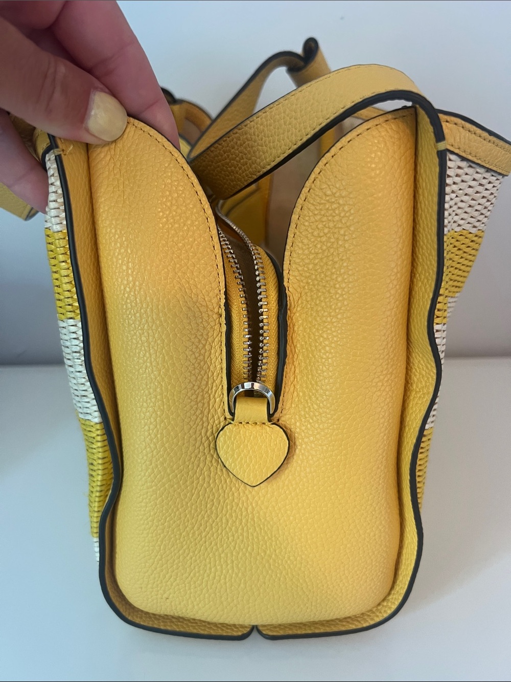 kate spade Yellow and White Woven “knott” Stripe Shoulder Bag with wallet - Picture 5 of 10